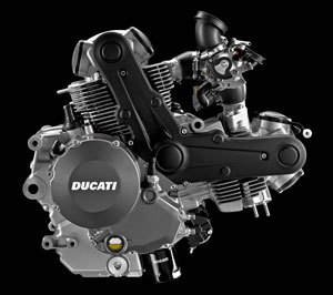 据杜卡迪介绍，新款hypermotar796发动机不仅仅是“一个冲程的Monster 696”。803cc L-Twin磨采用了新的活塞，以获得更高的压缩比，更窄，因此更轻的曲轴箱和848型飞轮是更新的一部分，使796声称在曲柄81马力。